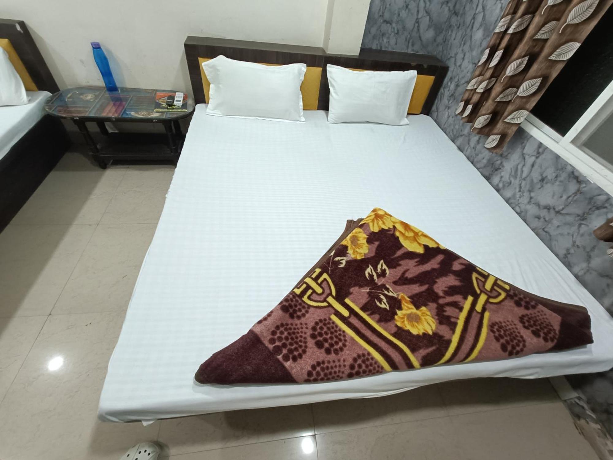 Ginger Hotels Ujjain Tower Kshipra Inn-Family Stay Airconditioned Hotel Ngoại thất bức ảnh