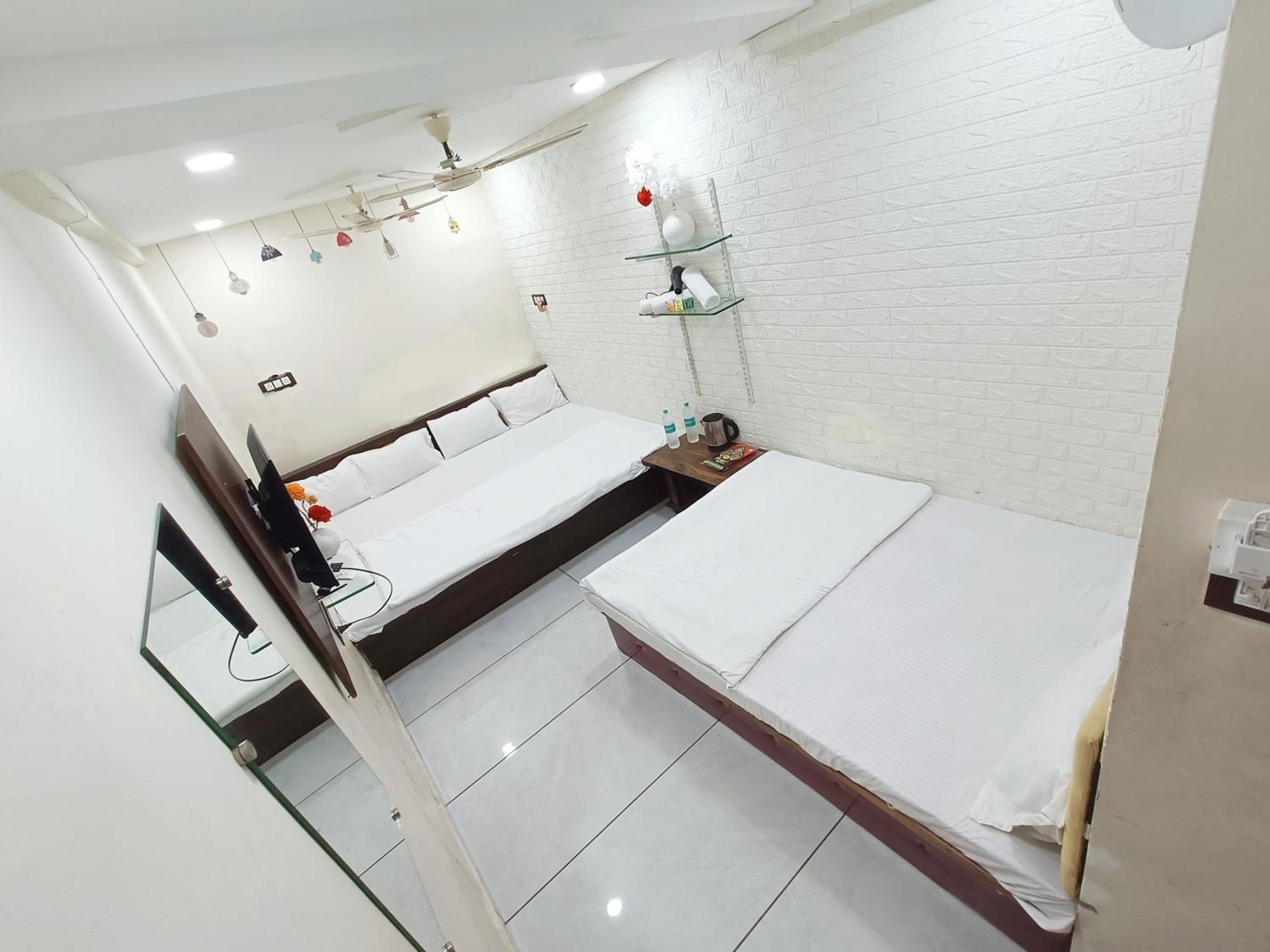 Ginger Hotels Ujjain Tower Kshipra Inn-Family Stay Airconditioned Hotel Ngoại thất bức ảnh