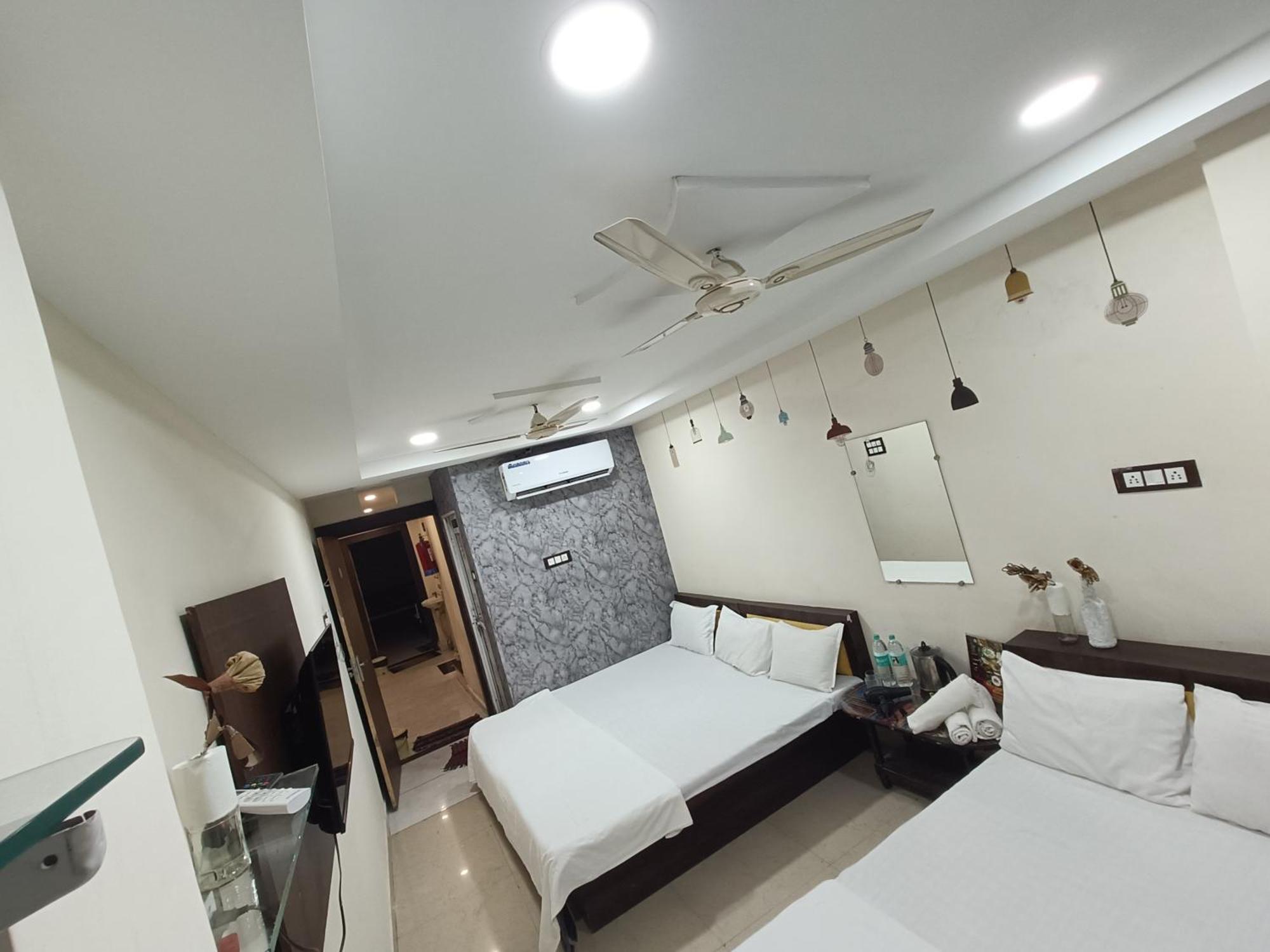 Ginger Hotels Ujjain Tower Kshipra Inn-Family Stay Airconditioned Hotel Ngoại thất bức ảnh