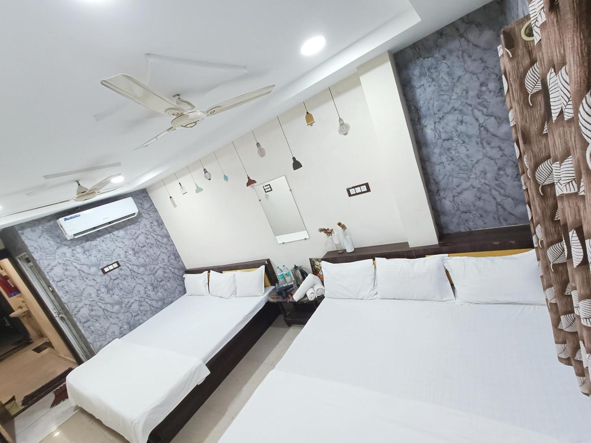 Ginger Hotels Ujjain Tower Kshipra Inn-Family Stay Airconditioned Hotel Ngoại thất bức ảnh