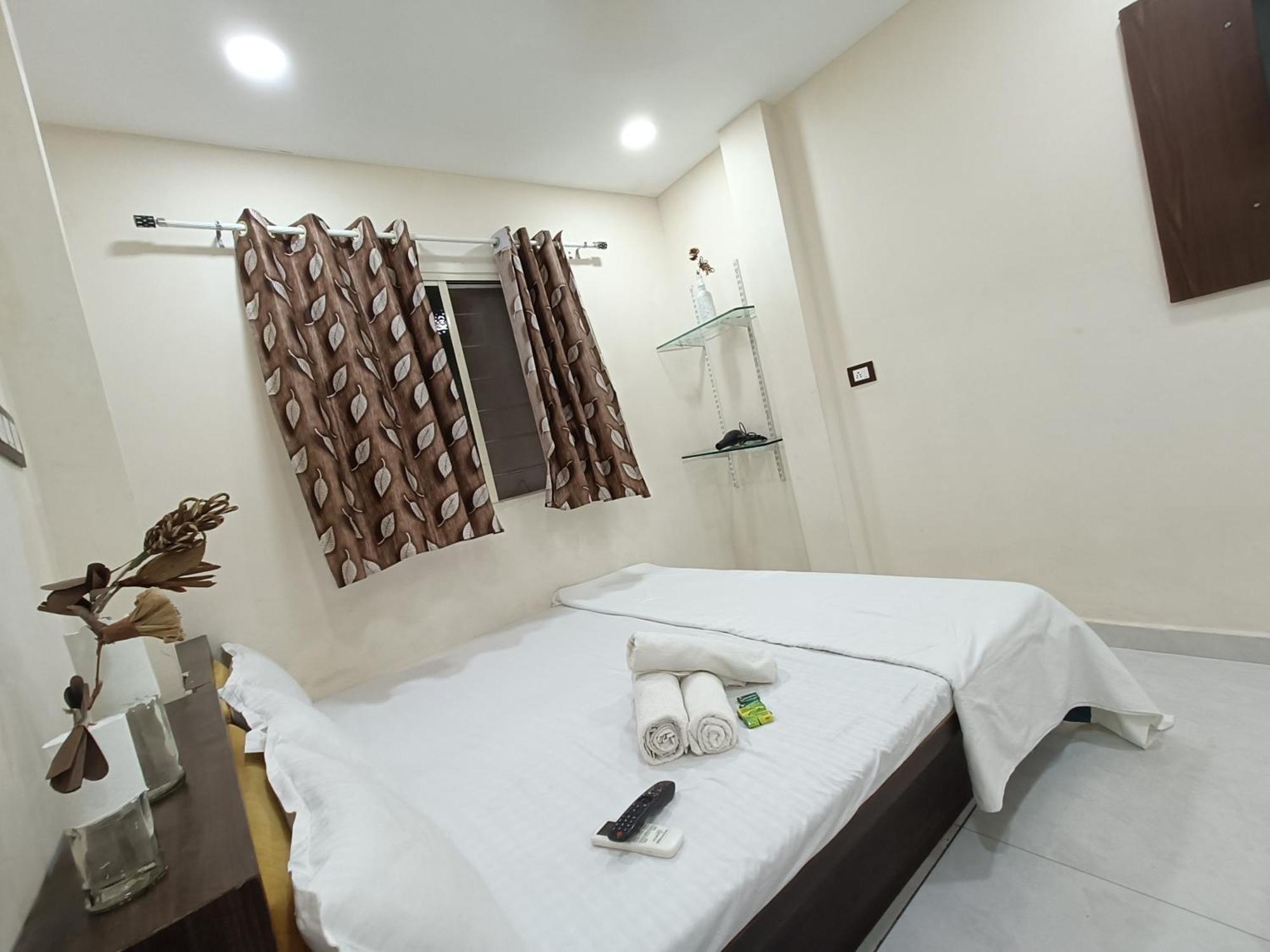 Ginger Hotels Ujjain Tower Kshipra Inn-Family Stay Airconditioned Hotel Ngoại thất bức ảnh