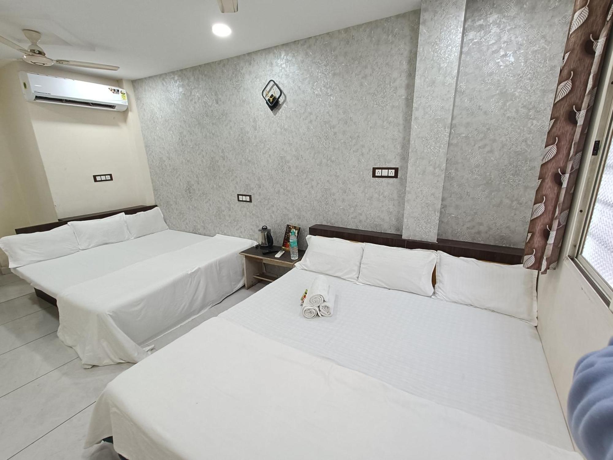 Ginger Hotels Ujjain Tower Kshipra Inn-Family Stay Airconditioned Hotel Ngoại thất bức ảnh