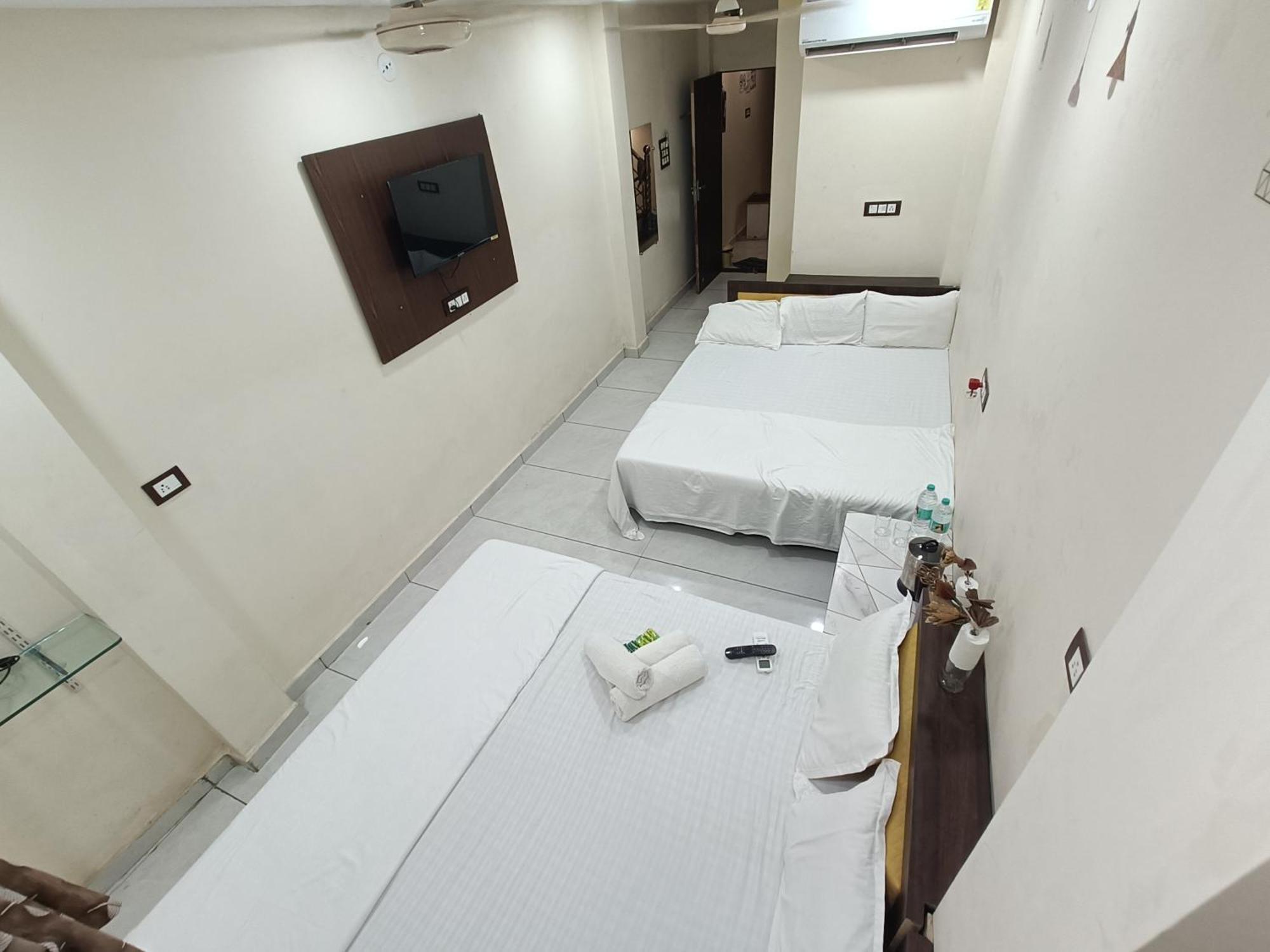 Ginger Hotels Ujjain Tower Kshipra Inn-Family Stay Airconditioned Hotel Ngoại thất bức ảnh