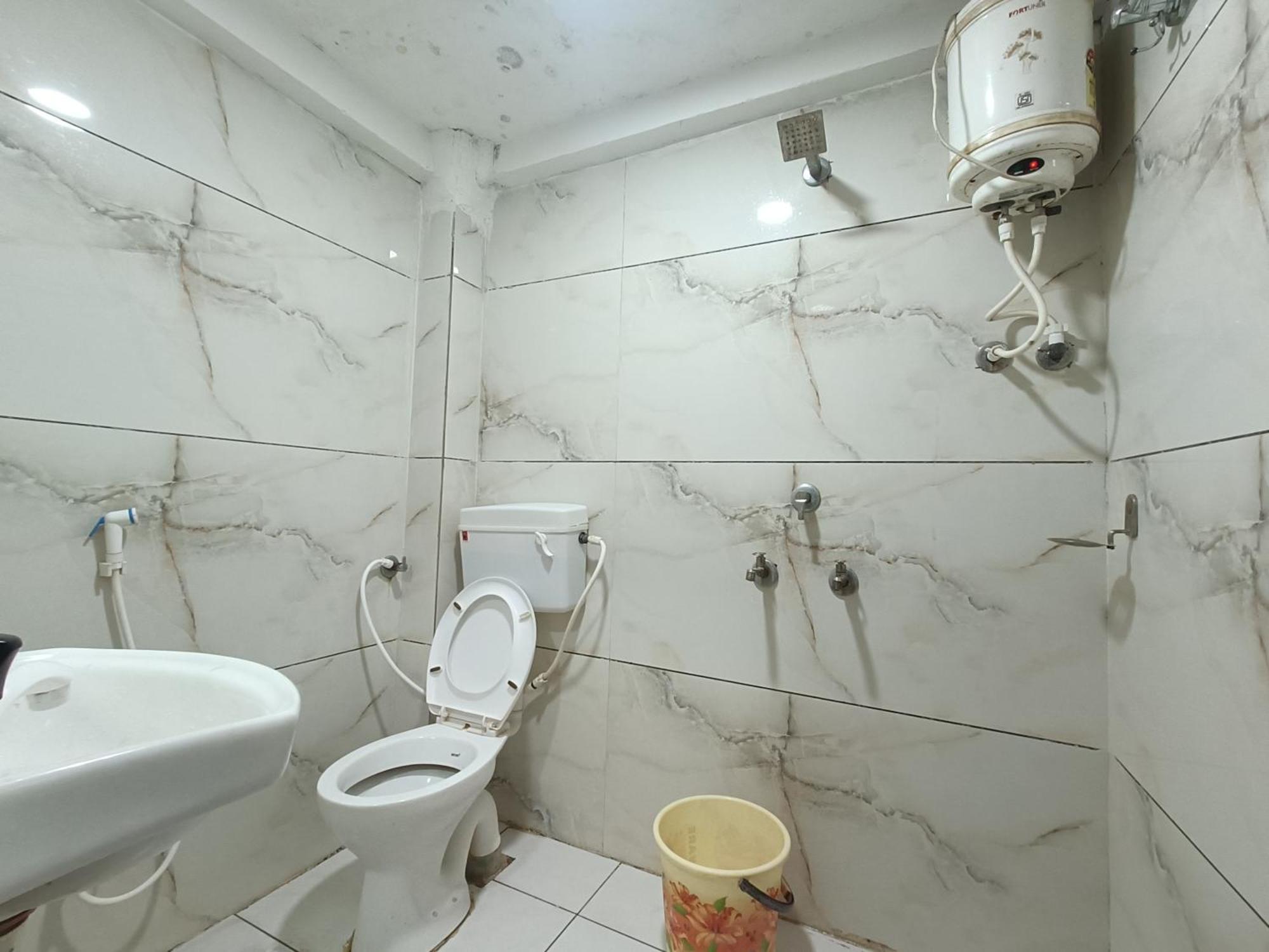 Ginger Hotels Ujjain Tower Kshipra Inn-Family Stay Airconditioned Hotel Ngoại thất bức ảnh